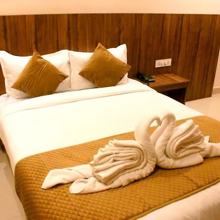 Hotel Sakura Inn Хосур Екстер'єр фото