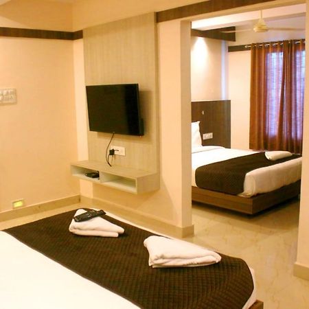 Hotel Sakura Inn Хосур Екстер'єр фото