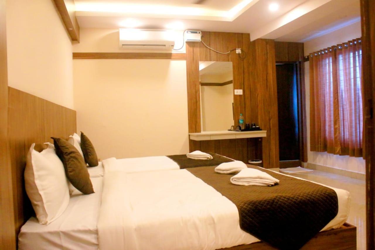 Hotel Sakura Inn Хосур Екстер'єр фото