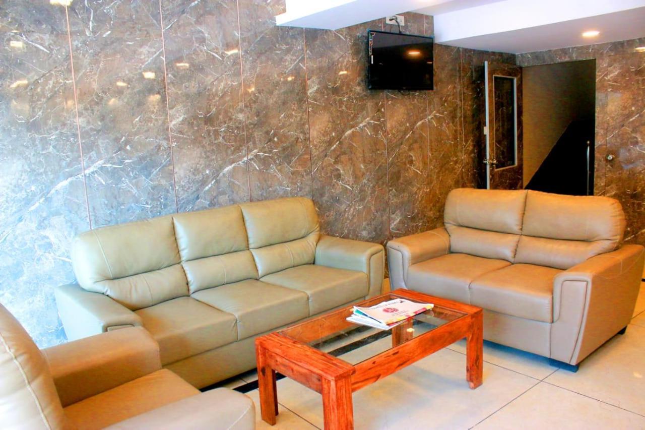 Hotel Sakura Inn Хосур Екстер'єр фото