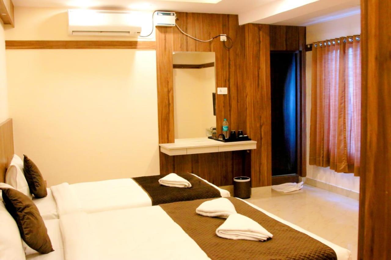Hotel Sakura Inn Хосур Екстер'єр фото