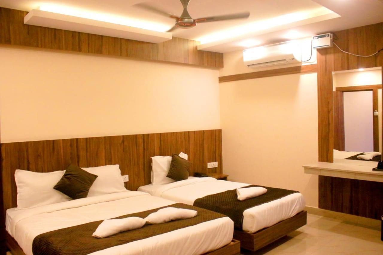Hotel Sakura Inn Хосур Екстер'єр фото