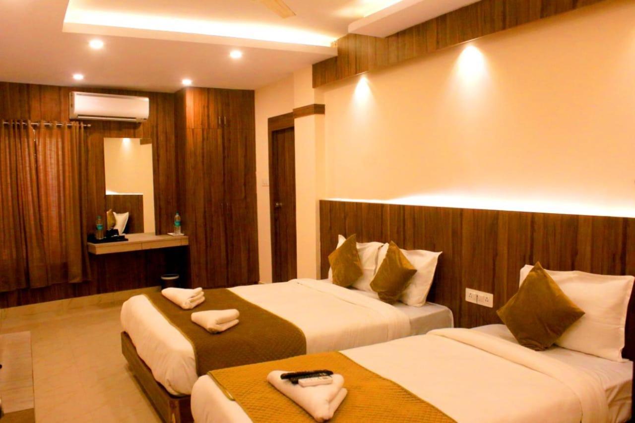 Hotel Sakura Inn Хосур Екстер'єр фото